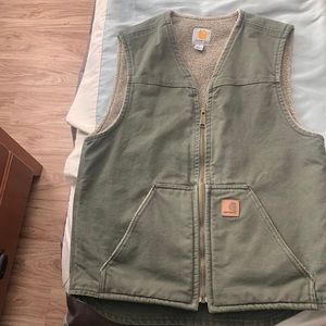 Carhartt olive best. Fleece lined, Men’s size small.